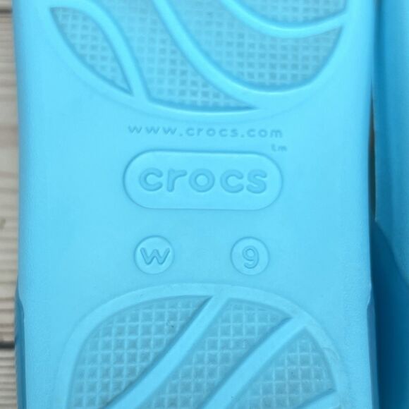 Crocs Sandals Womens 9 Blue Splash Glossy Flip Flop Neptune Thong Beach Pool EUC - Picture 7 of 14